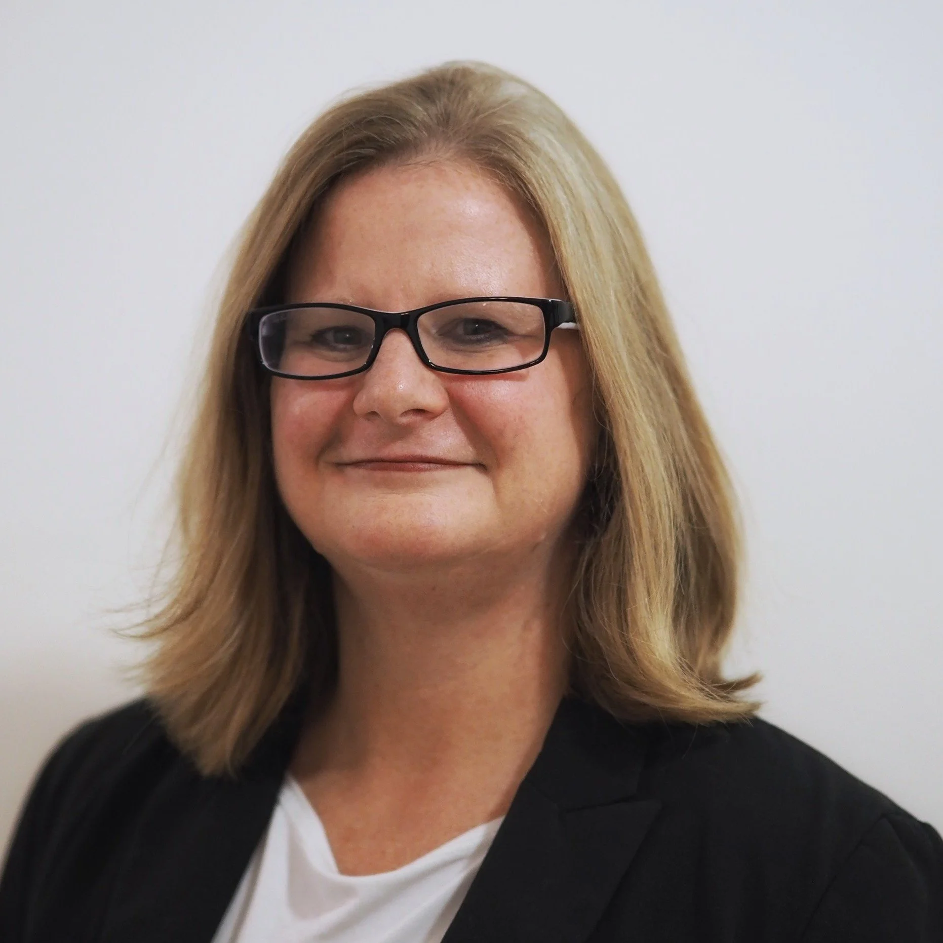 Heidi Rosales Headshot