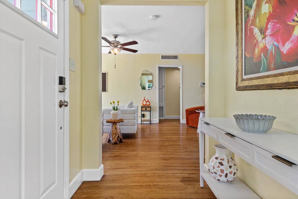 02 Entry 04 - Inviting Entryway Leading to a Bright Living Area.jpg