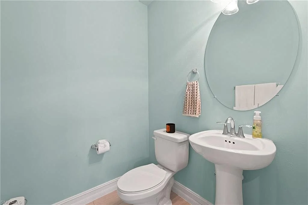 Powder Room.jpg