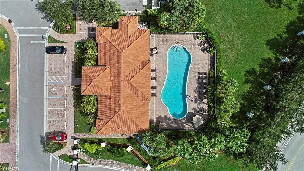 Pool House.jpg