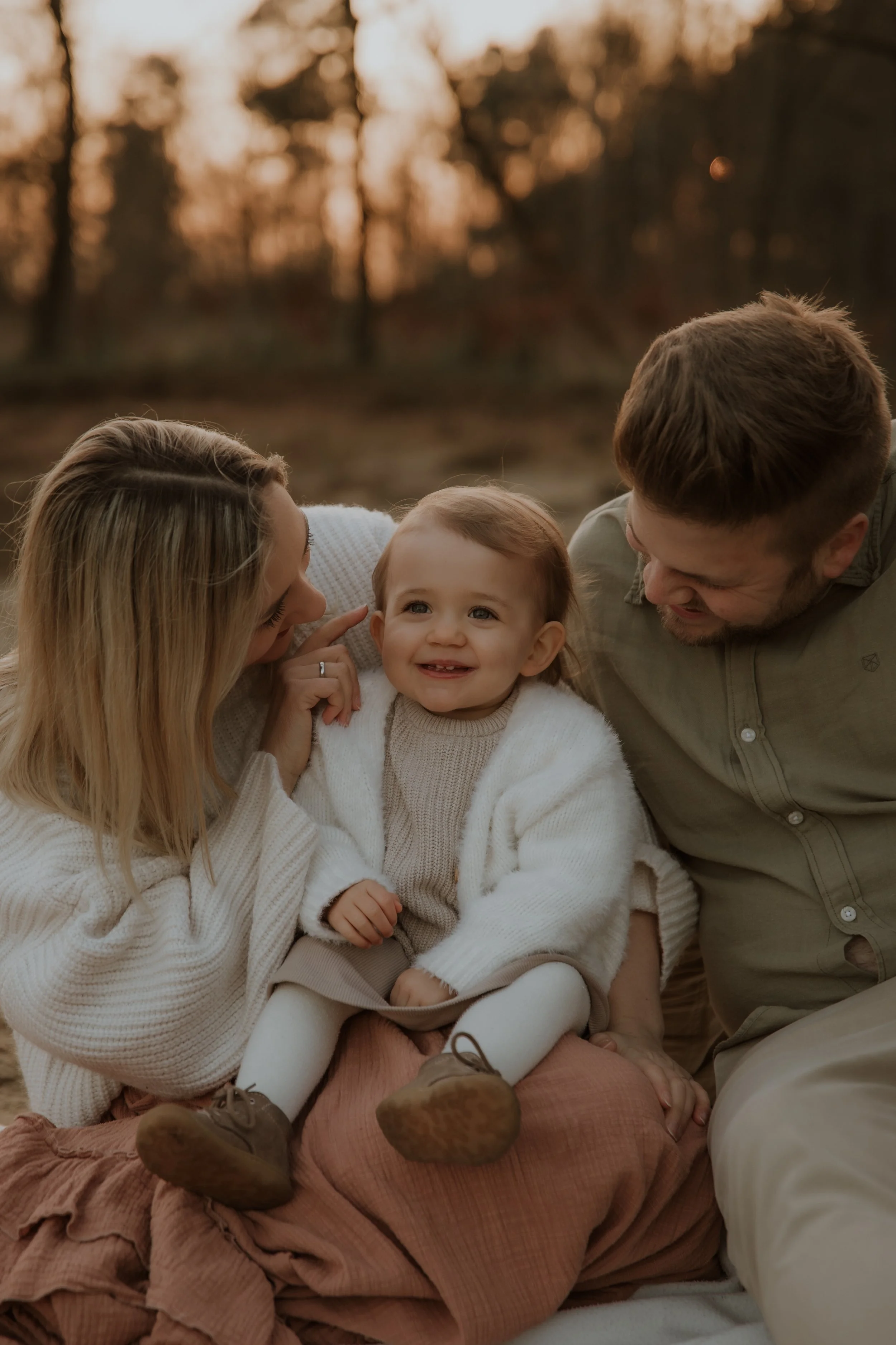 natalie-fotografie-familienshooting-Neugeborenen-osnabrueck-fotografin-bramsche-fotograf-rieste-fotoshooting-ankum-bersenbrück-alfhausen-familie-newbornshooting-familienfotografin-familienfotograf-authentische-fotografie