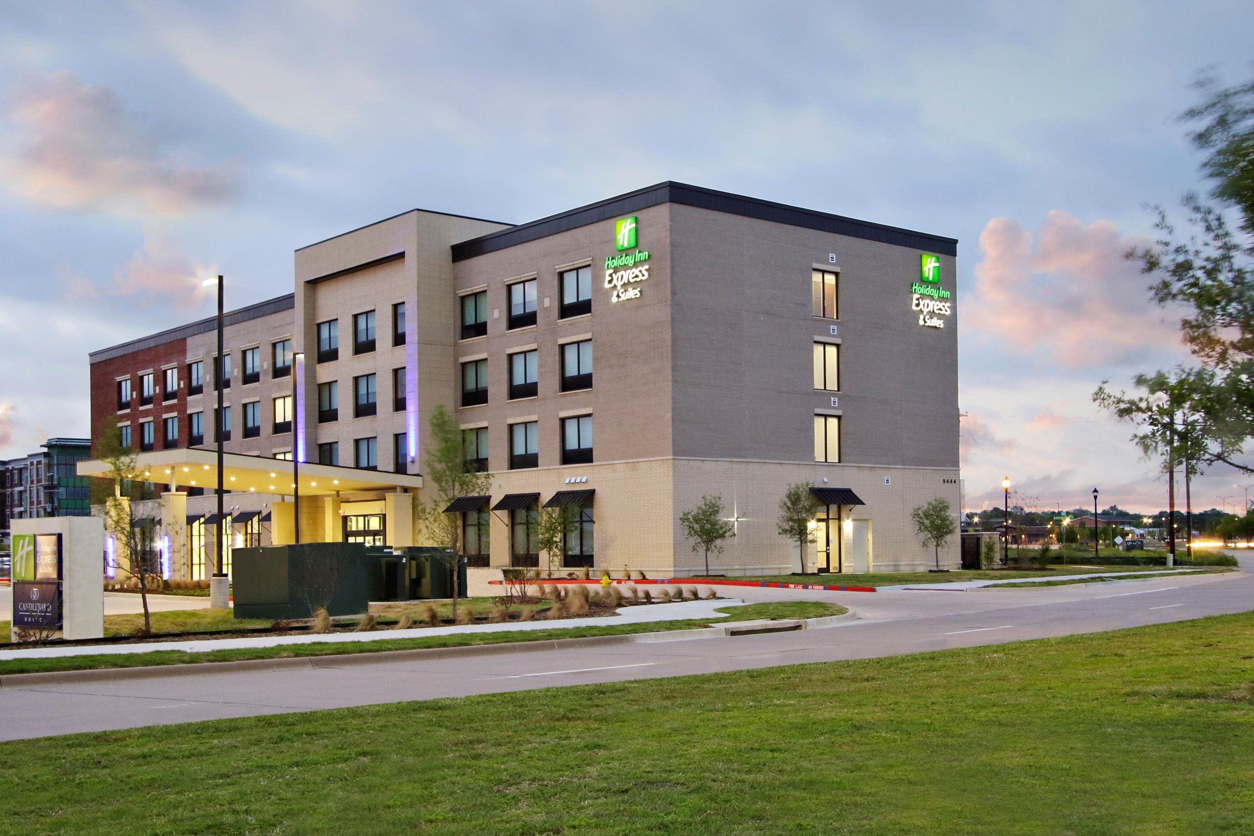 Holiday Inn Express (Frisco, TX)
