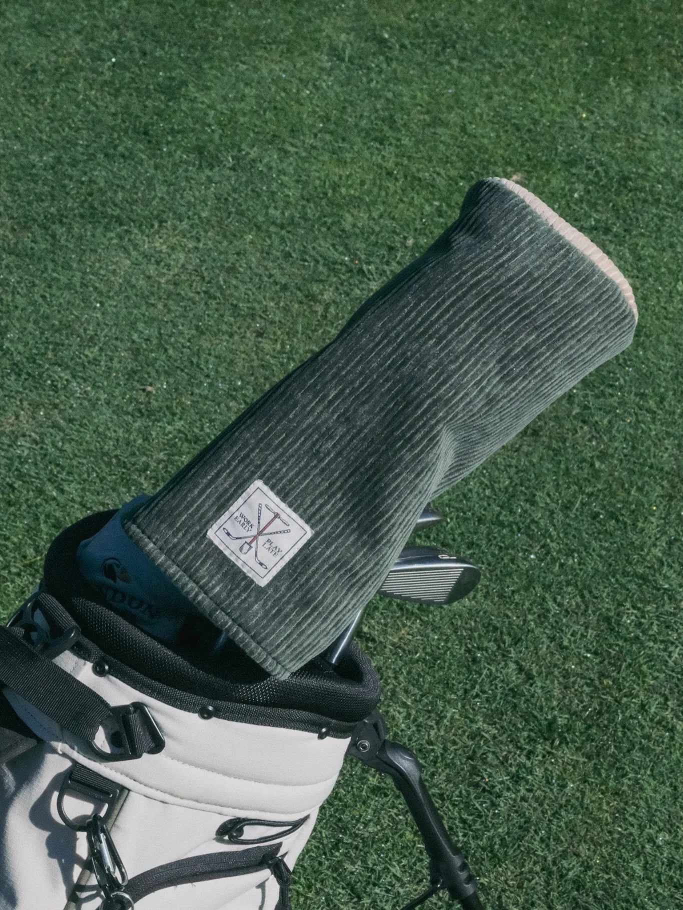 It turns out the @seamusgolf Flag Bearer may have an alternate use as a head cover. Small batch incoming. Hop on the email list via gkgc.org (link in bio) to be at the front of the line.