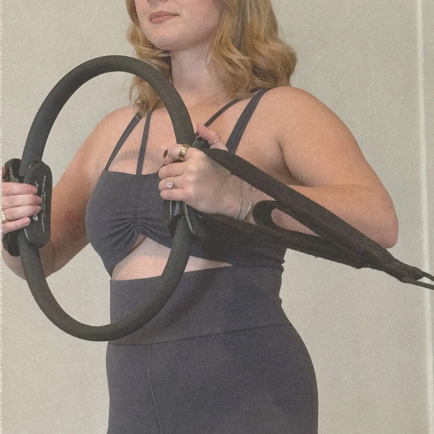 sculpted lines. steady breath. quiet power. 
#pilates #reformerpilates #wellness