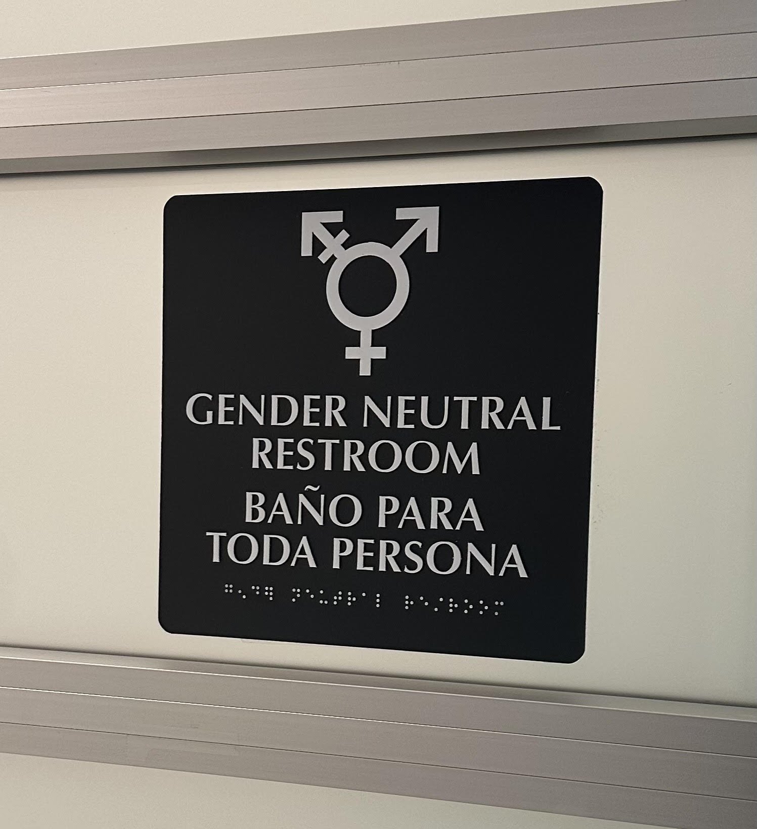 bathroom sign(1).jpg