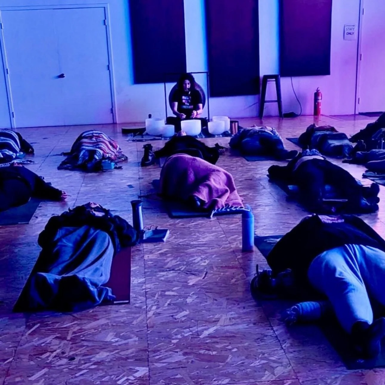 Weekend flow.⬅️ Sound Bath, Boxing, Wrestling, Feels, Dance, Movement and more. 

When we quiet our minds and turn inward, we create space to process what we&rsquo;re carrying, and to restore ourselves so we can show up more fully in our lives. 

Som