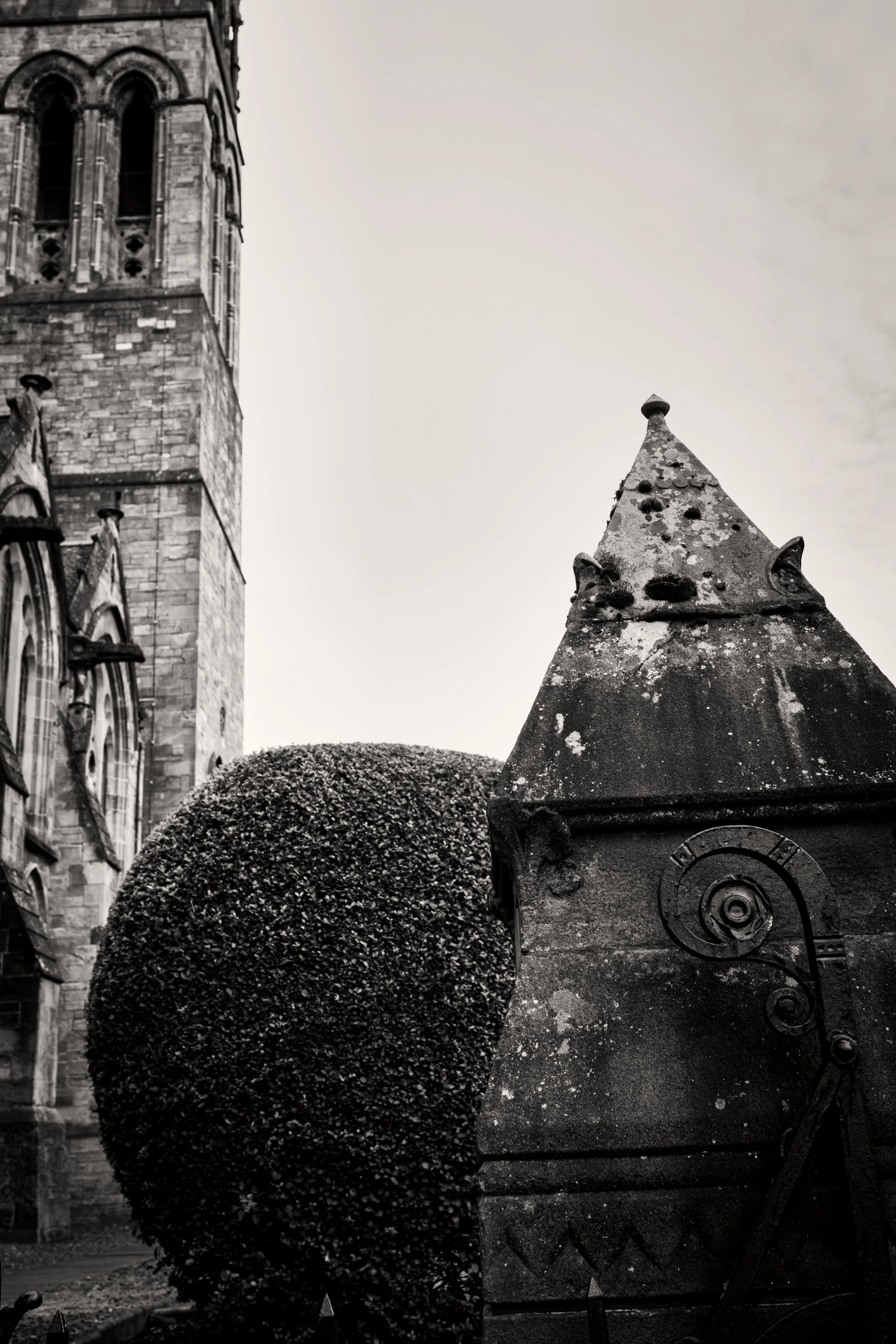 Round Bush Church.jpeg