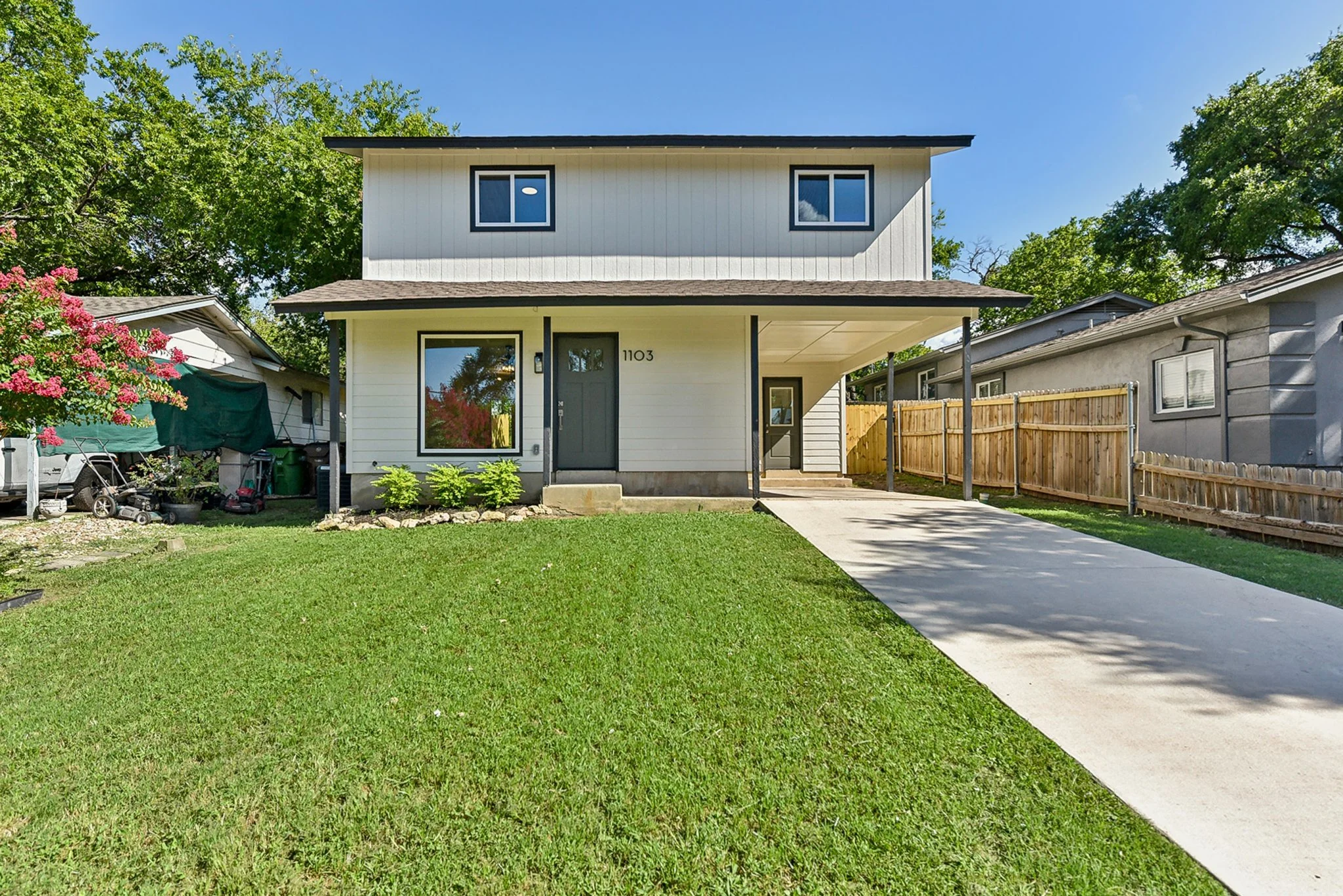 E Austin Ave-001.jpg