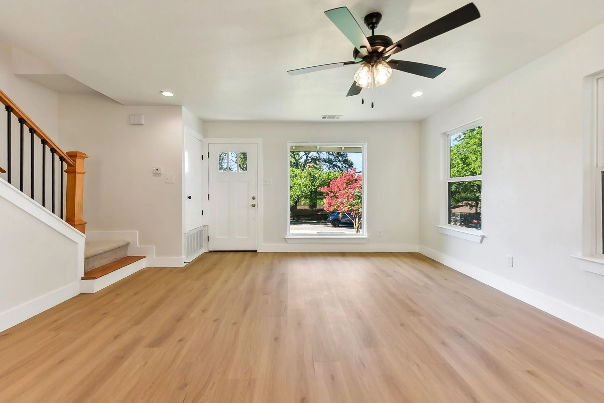 E Austin Ave-007.jpg