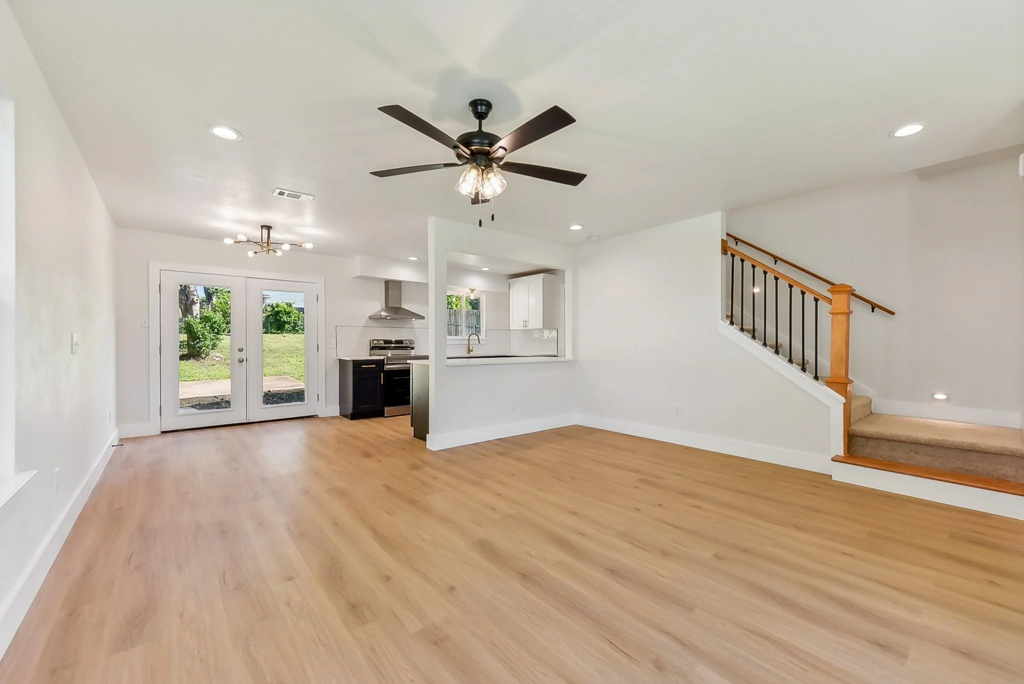 E Austin Ave-005.jpg