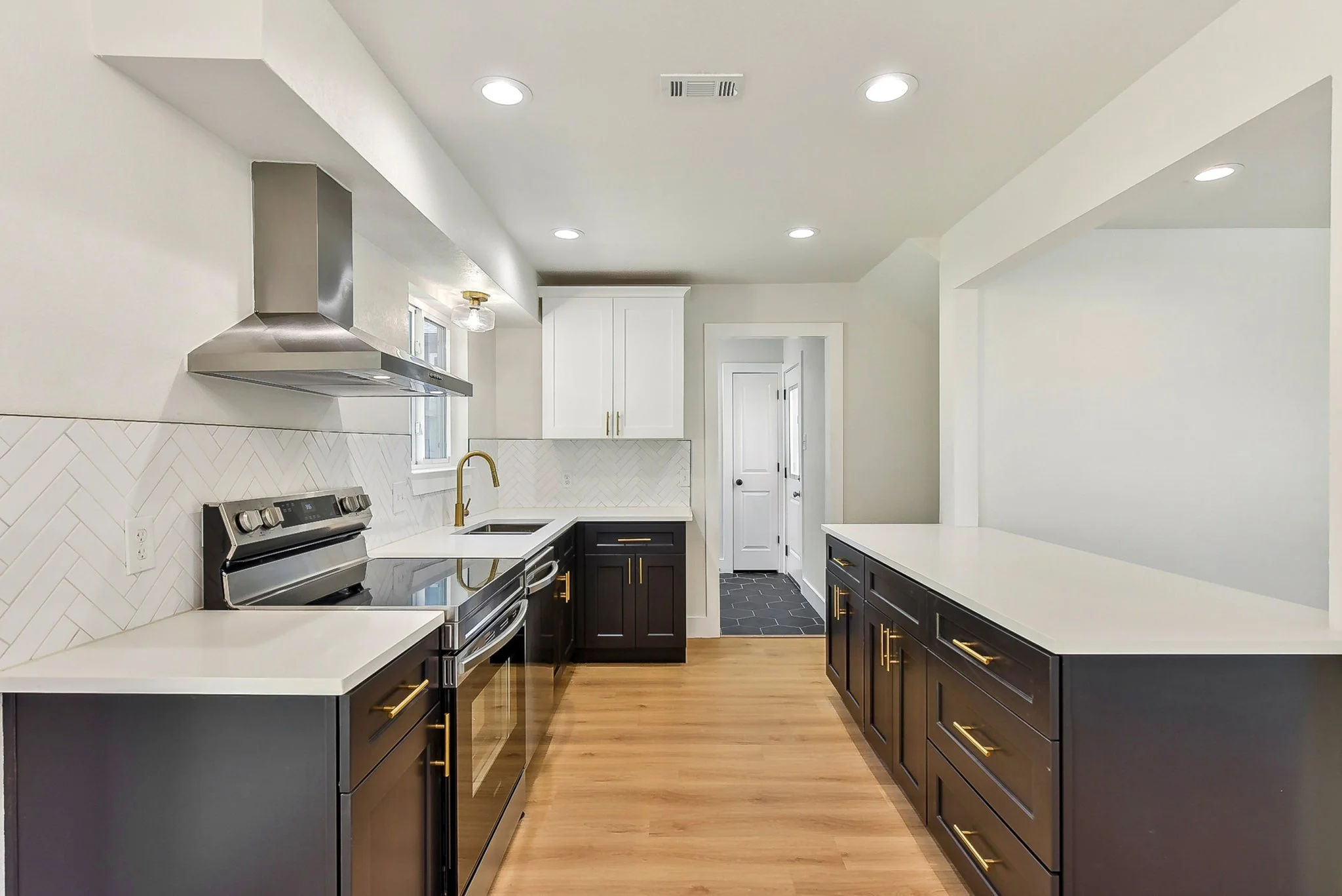 E Austin Ave-010.jpg