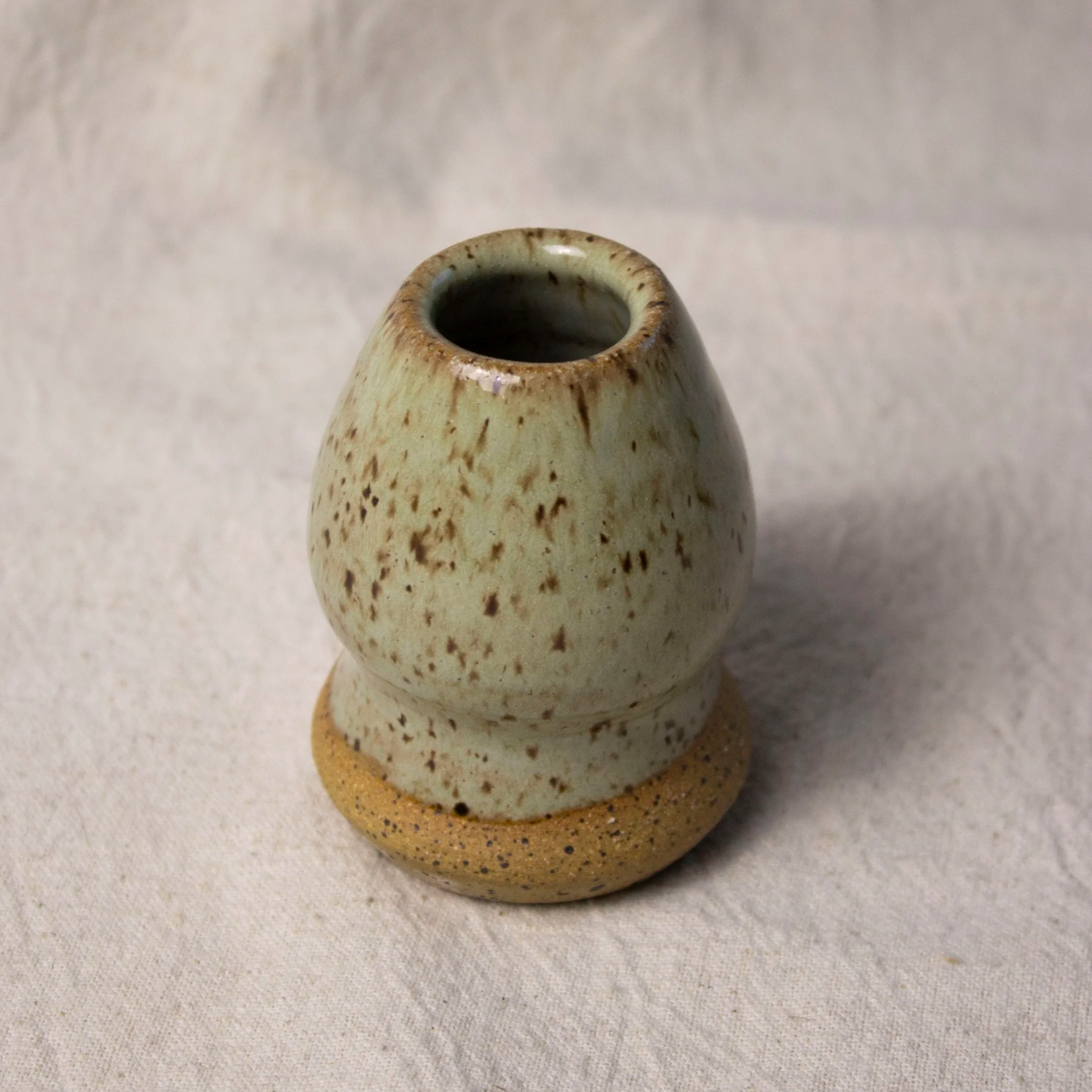 Handmade stoneware matcha whisk holder (chasen stand) that keeps your bamboo whisk’s shape. Dishwasher safe. Made by hand in Denver, CO by Castor Ceramics.