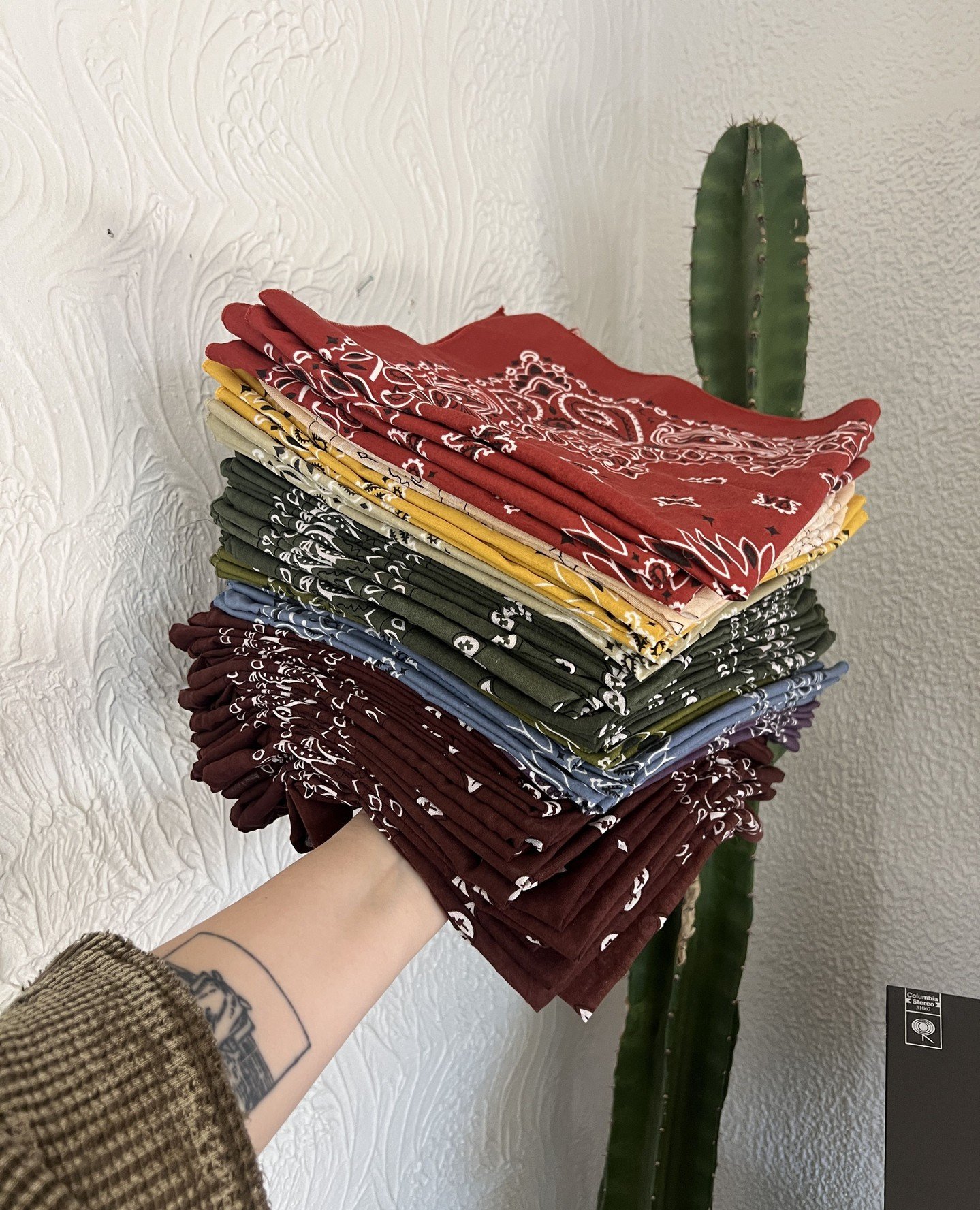 The Concho's best friend⁠
Six new bandana colors in the shop 🌈⁠
⁠
American made &amp; 100% Cotton