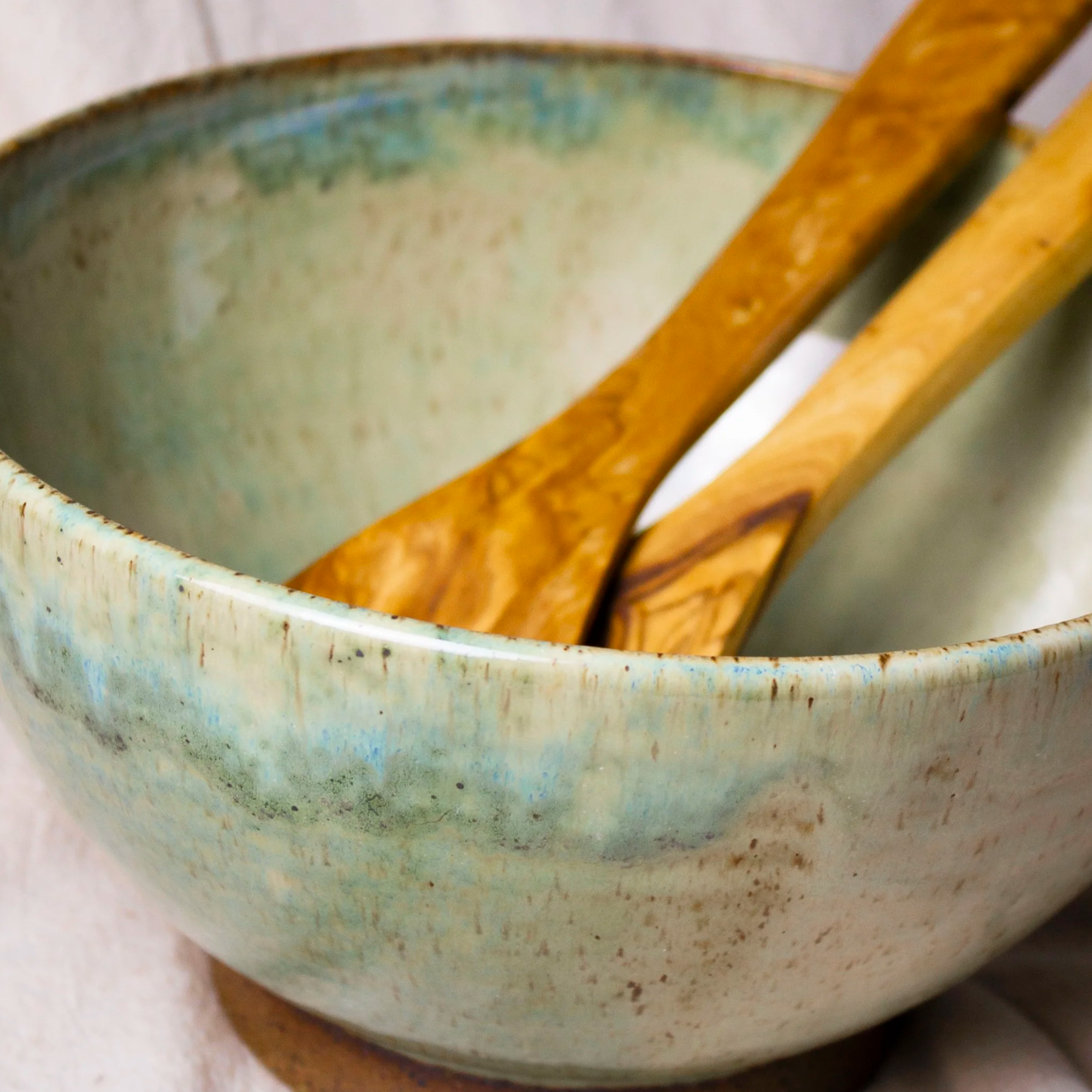13" Extra Large Handmade Ceramic Salad Bowl with Olive Wood Tongs | Castor