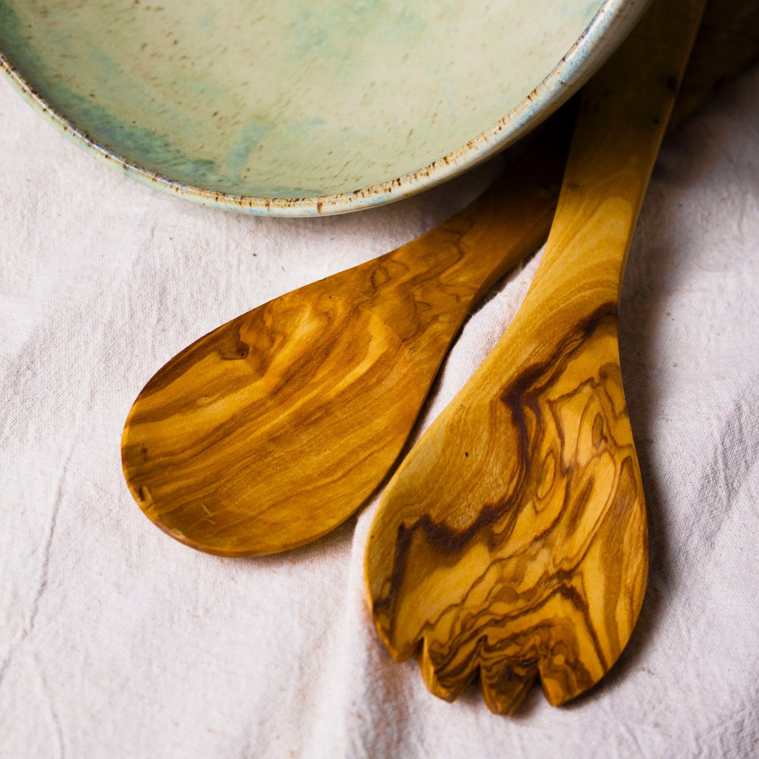 13" Extra Large Handmade Ceramic Salad Bowl with Olive Wood Tongs | Castor