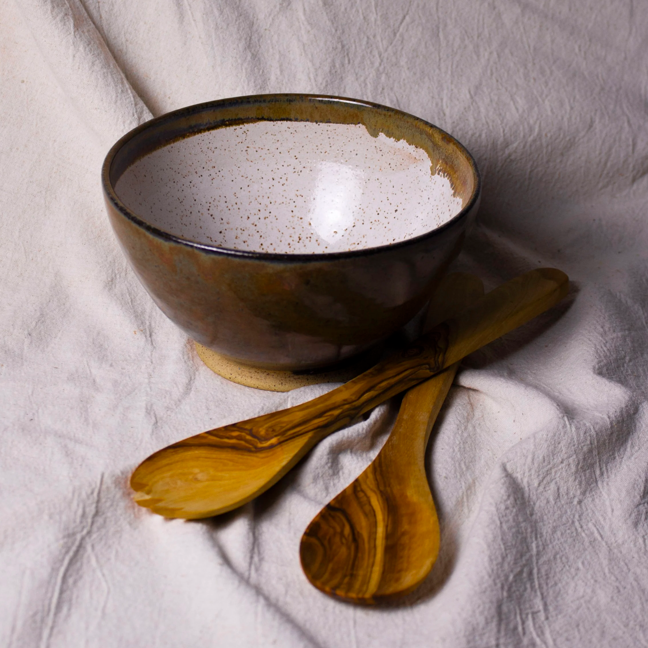 9" Large Handmade Ceramic Salad Bowl with Olive Wood Tongs | Castor