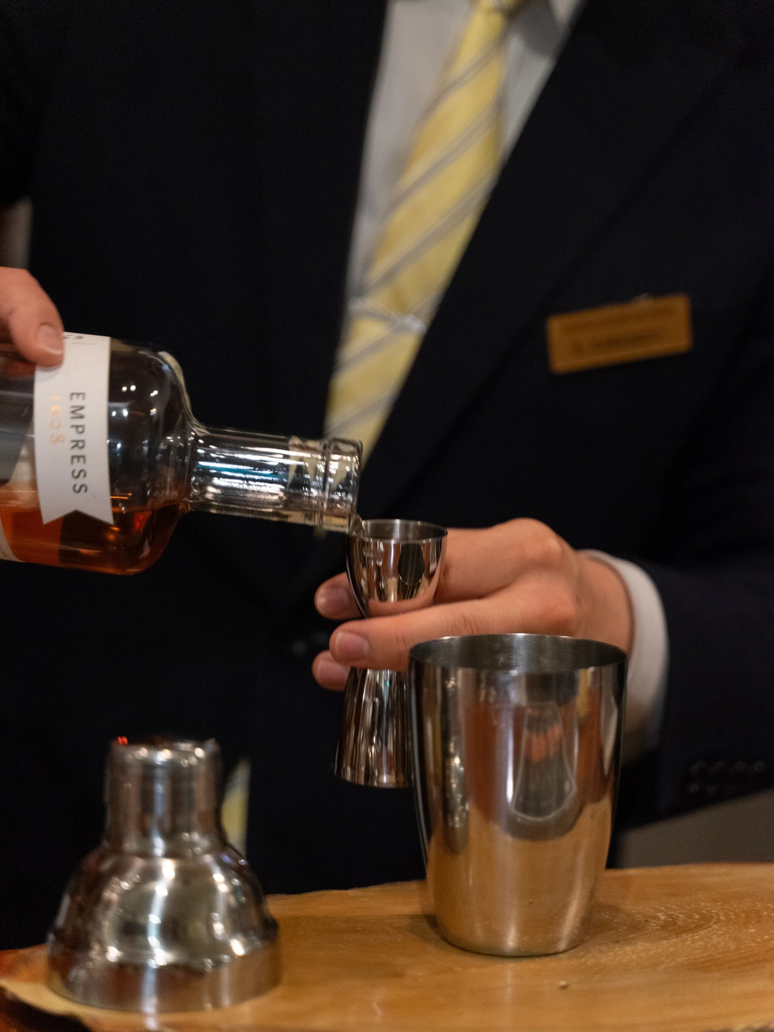 Bar work

旅の時間、記念日、プロポーズ
そんな特別な日はもちろん

いつもと変わらない日常にも
BAR三笠は、10月は毎日営業しております。

Bar work

For travel, anniversaries, and proposals&mdash;
of course on those special days,

and also in your everyday life,
BAR Mikasa is open every day in October.

BAR三笠｜軽