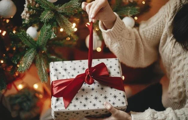 How to give gifts that could keep on giving – just like Christmas number ones