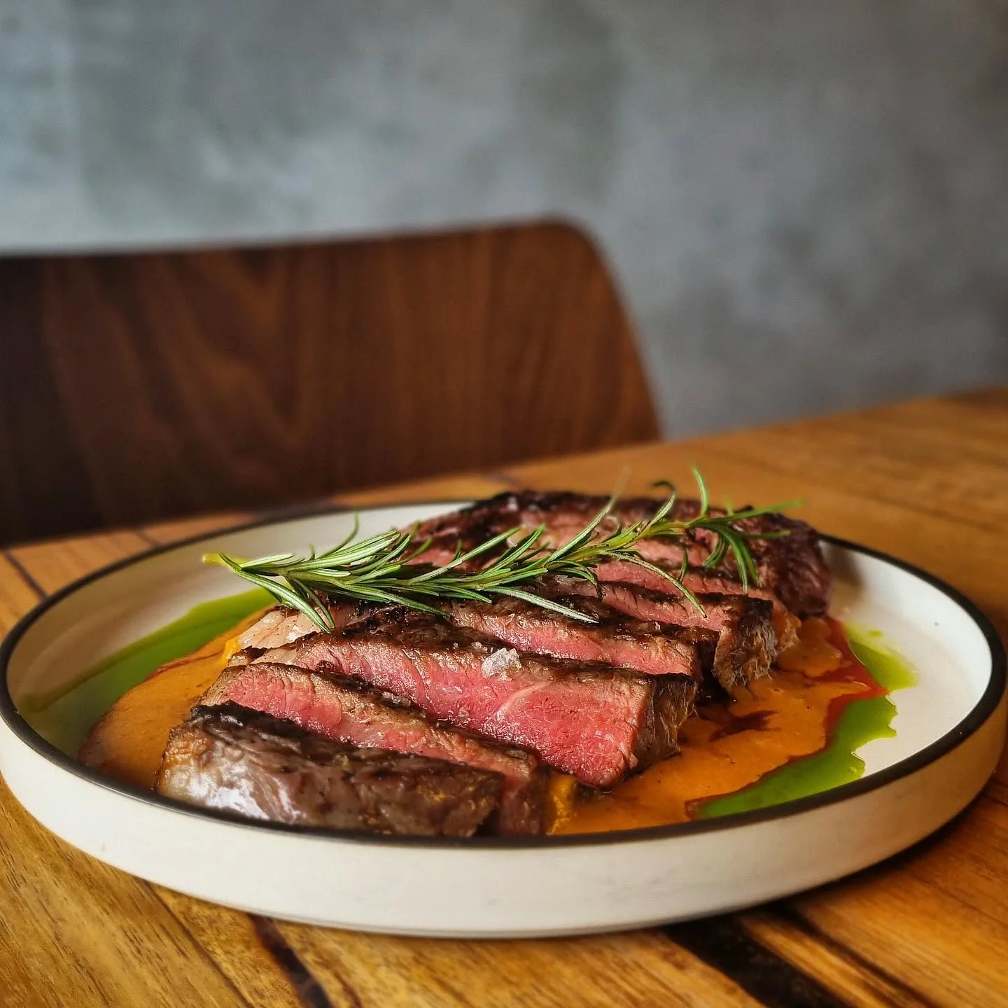 Thursday&rsquo;s looking better already 🥩 🍷 .. see you from 3pm ✨️ 

#thursdayisthenewfriday #steakdinner