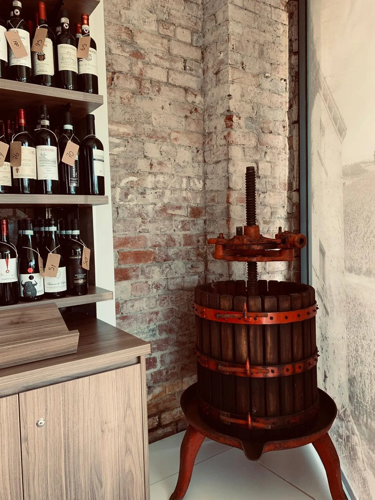 Wine press, display only