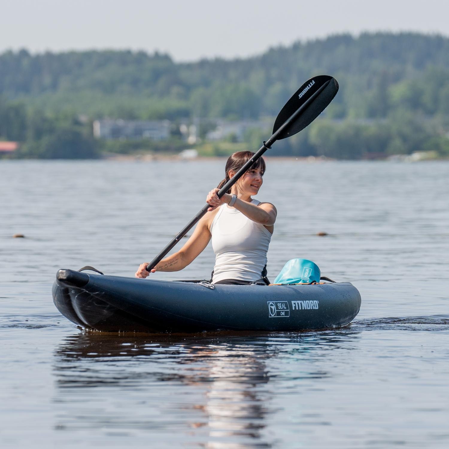 fitnord-watersports-kayak-seal-one-blue-blue-summer-2023-woman-dsc00267_fullres.jpg