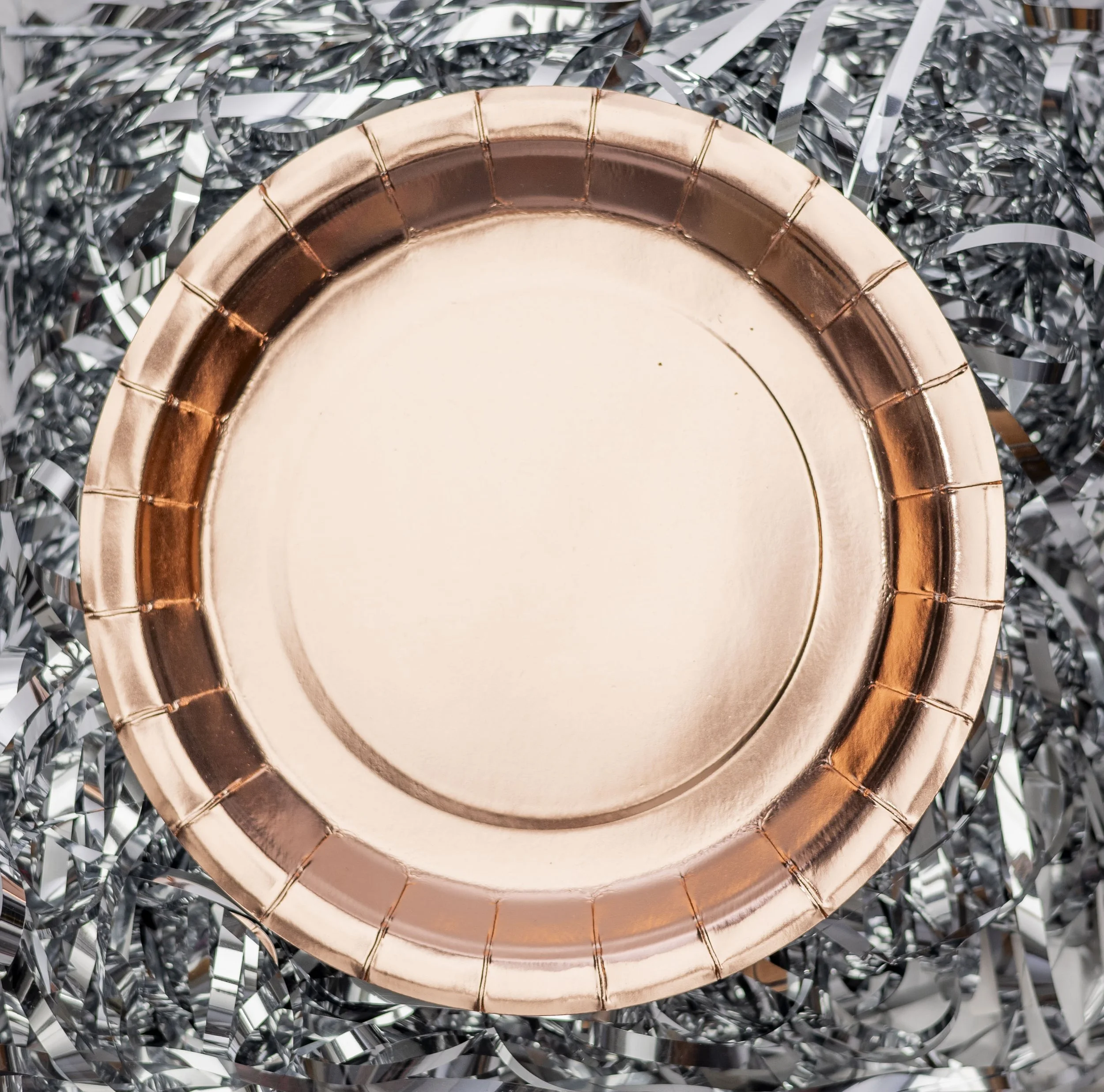 Juhlamaailman tuotekuvaus (kuviteltu asiakastilaus koulutehtävänä VVI 2024)