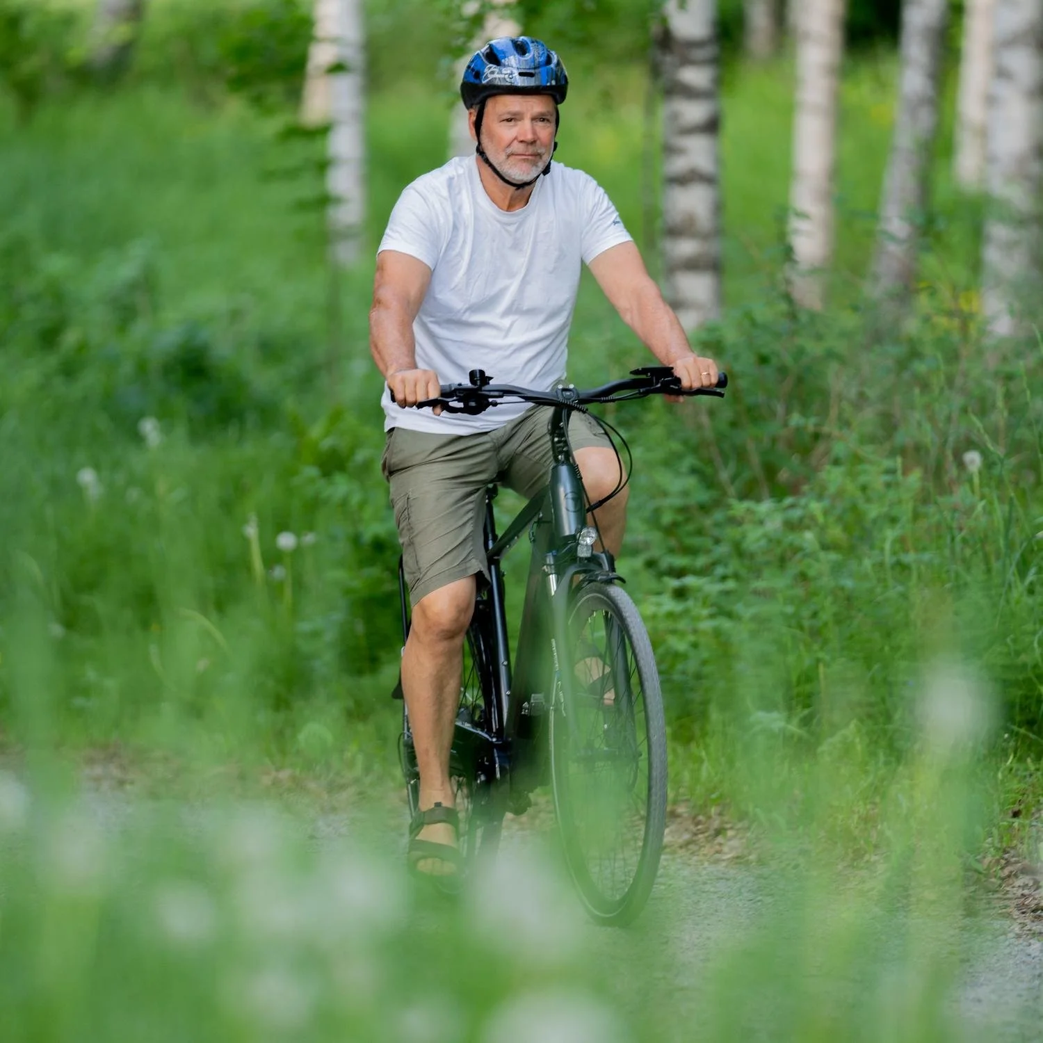 fitnord-e-bike-venture-300-older-man-over-60-forest-park-sandy-road-summer-2023-1500x1500-4189_fullres.jpg
