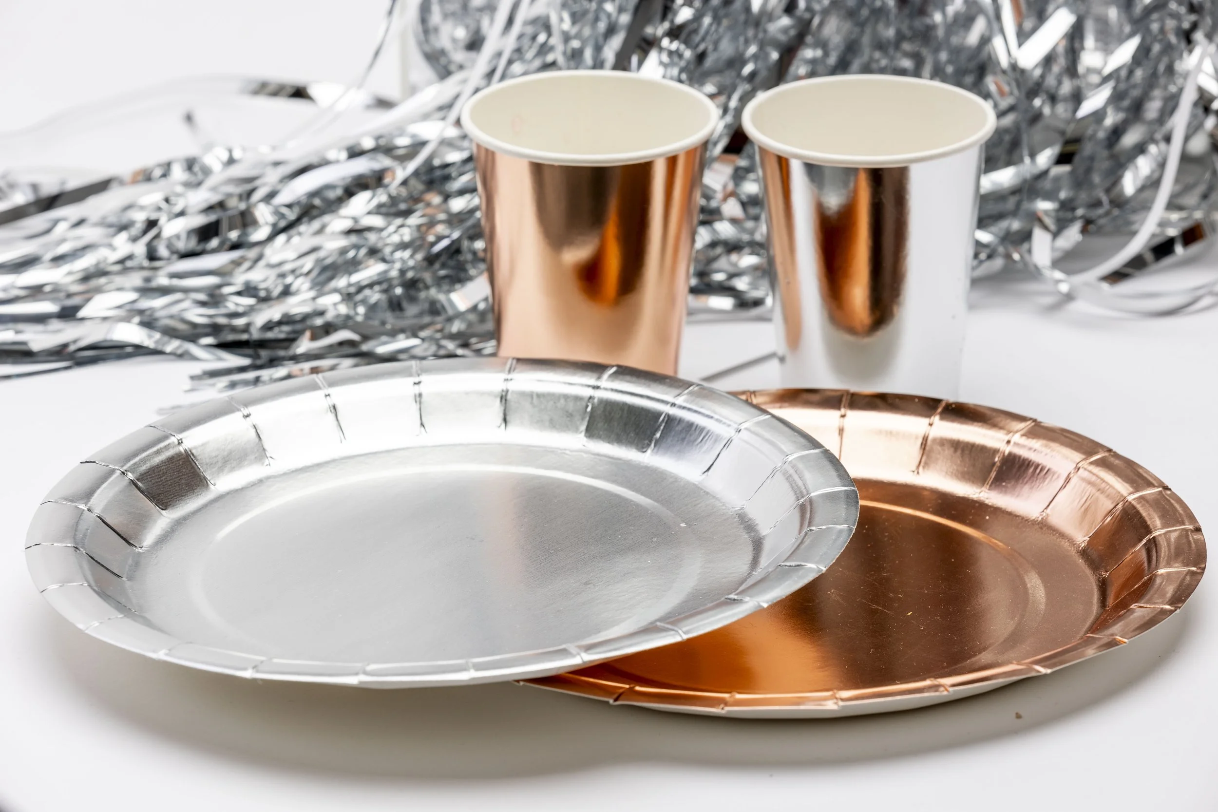 Juhlamaailman tuotekuvaus (kuviteltu asiakastilaus koulutehtävänä VVI 2024)