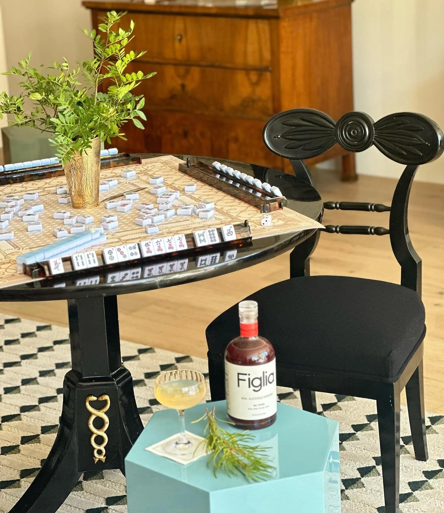 From first deal to &ldquo;Mahj!&rdquo;&mdash;the right side table makes everything easier. We loved styling our pieces for game night with @themahjonglounge and the chic pattern work of @yay_tigre_de_tartan. Elevated entertaining, done simply.
