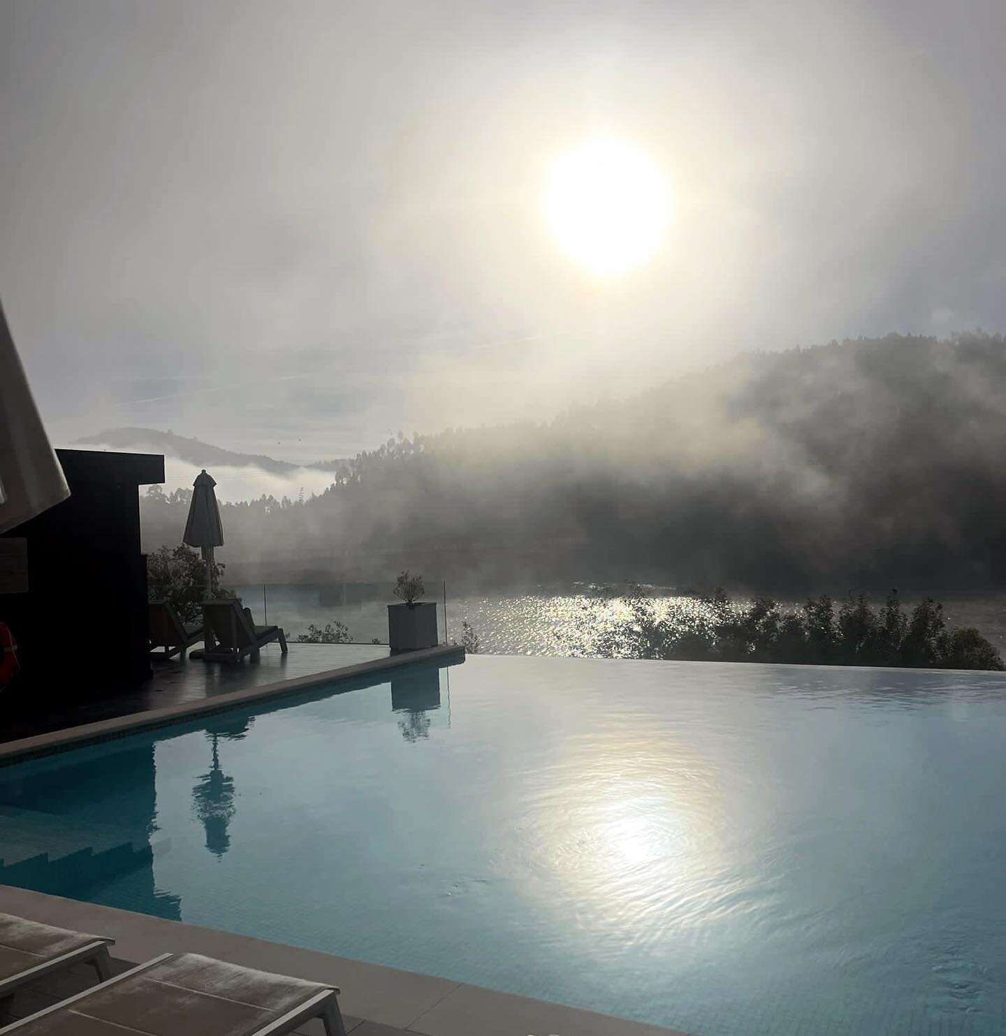 Stunning mornings here at Juicy Oasis! 

There is something about the winter season here which is hard to put into words. As the temperature begins to change in the mornings it produces this truly breathtaking mist off the river. 

Pictures can never