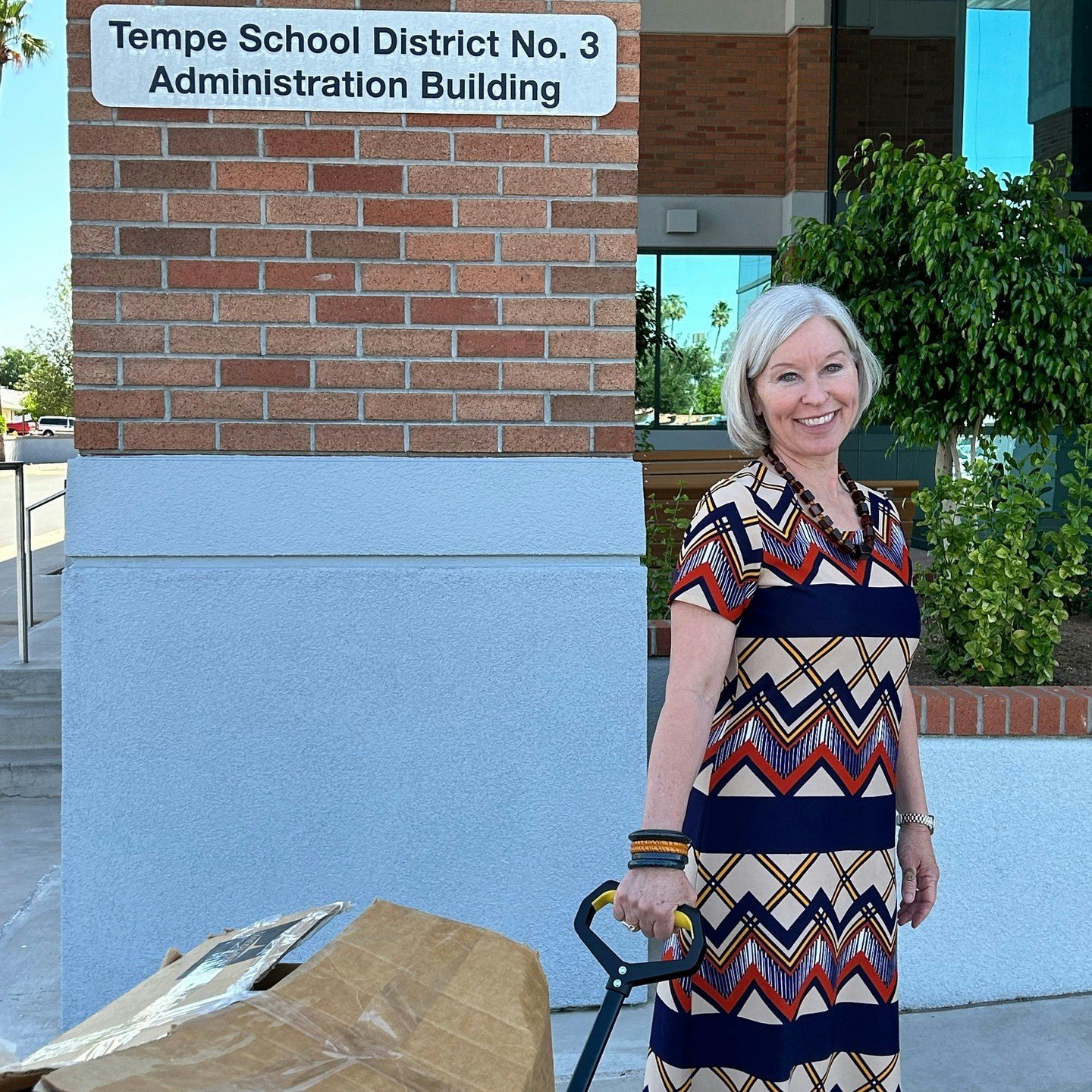 A HUGE thank you to Michelle from Wraparound Services for her ongoing commitment to ensuring Title 1 students in the Tempe district receive the supplies they need to succeed at school. 👏 🎒

✨📚 Michelle has been instrumental in our Everyone Deserve