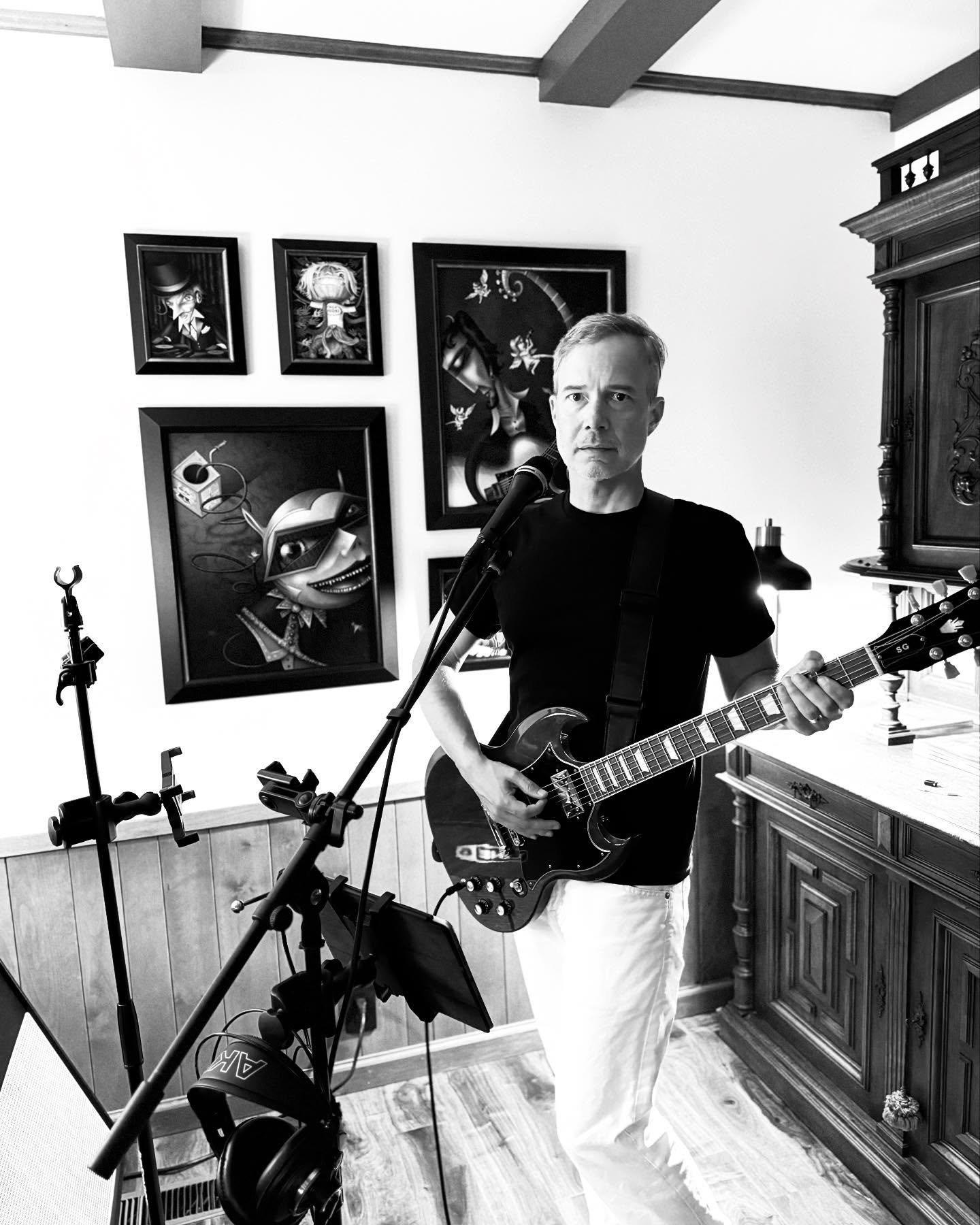 Back to the SG &mdash; feeling really good, sounding even better 🔥