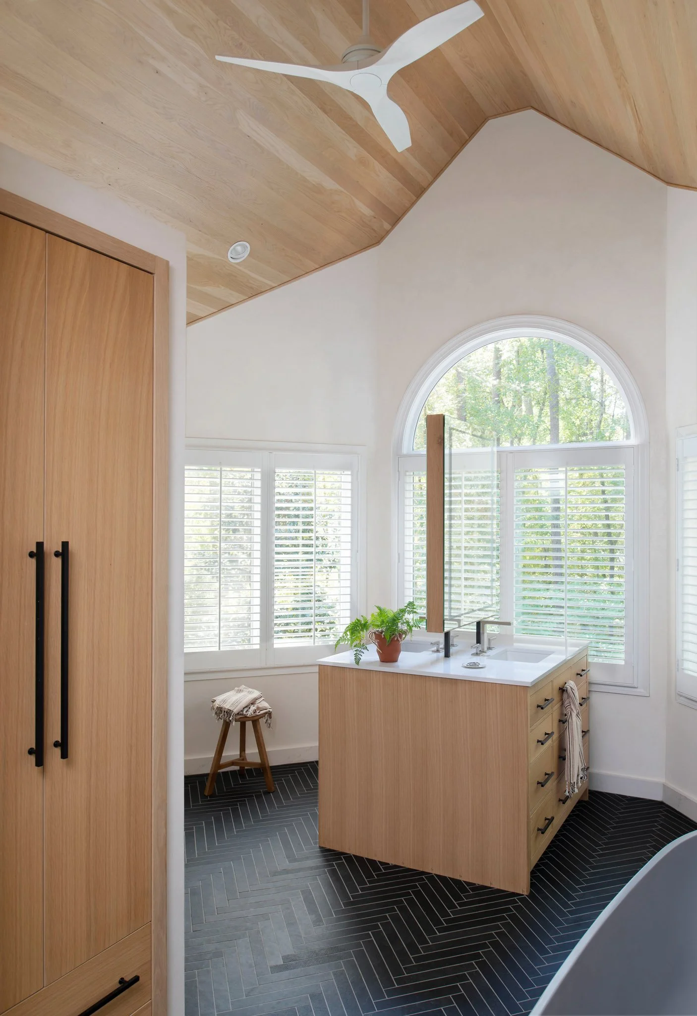 wide bath 1_2048px.jpg