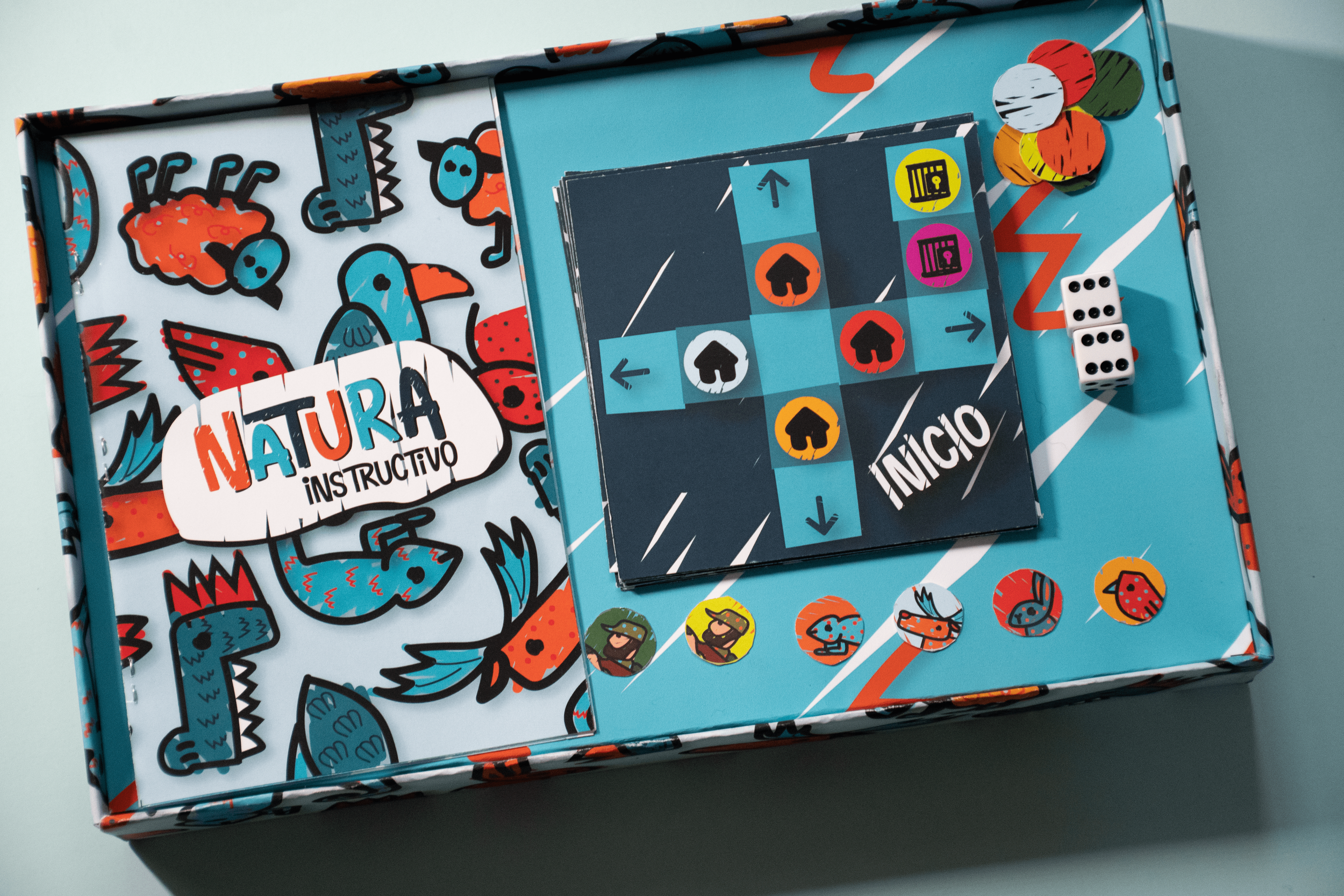 caja adentro-min.png