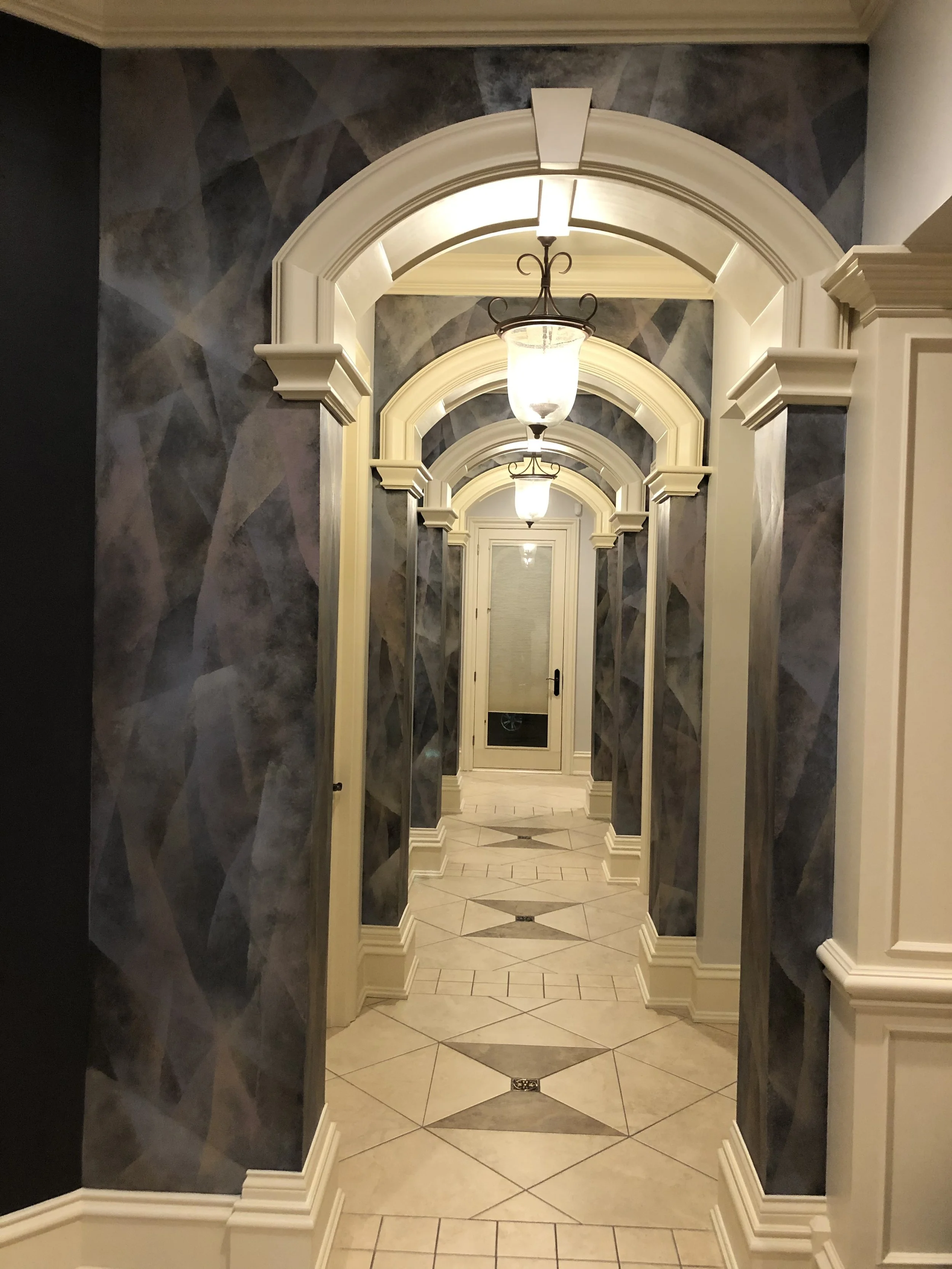 Syrah_hallway2.jpg