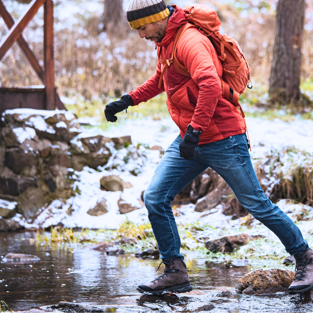 Untitled Hiker Stream bg.png