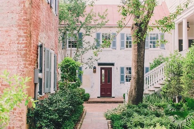 Charmed by Charleston ✨ A stay at the stunning Zero George Hotel is always a good idea &mdash; where Southern elegance meets historic charm. Where guests can sip sweet tea on the piazza or indulge themselves at The Caviar Bar, all while soaking in ev