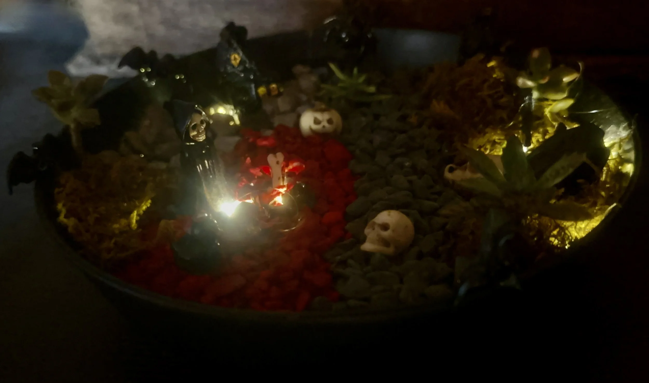 Spooky Halloween Ghostly Garden
2 Hour workshop
$40 includes all tax and materials
For kids who like a spookier Hallo-world, this Garden offers many choices of darker & more life like figurines. All skill levels. As simple or detailed