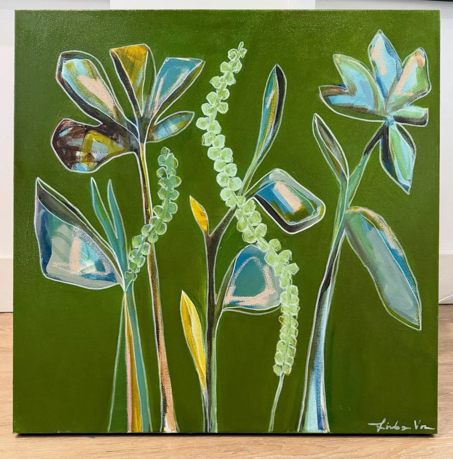 Dive into the unexpected 🌸

These original floral pieces by @lindsayvonart blend bold colors and sharp lines to create an edgy twist on nature&rsquo;s beauty. Perfect for adding a touch of modern art to any space. 

Available for purchase on our web