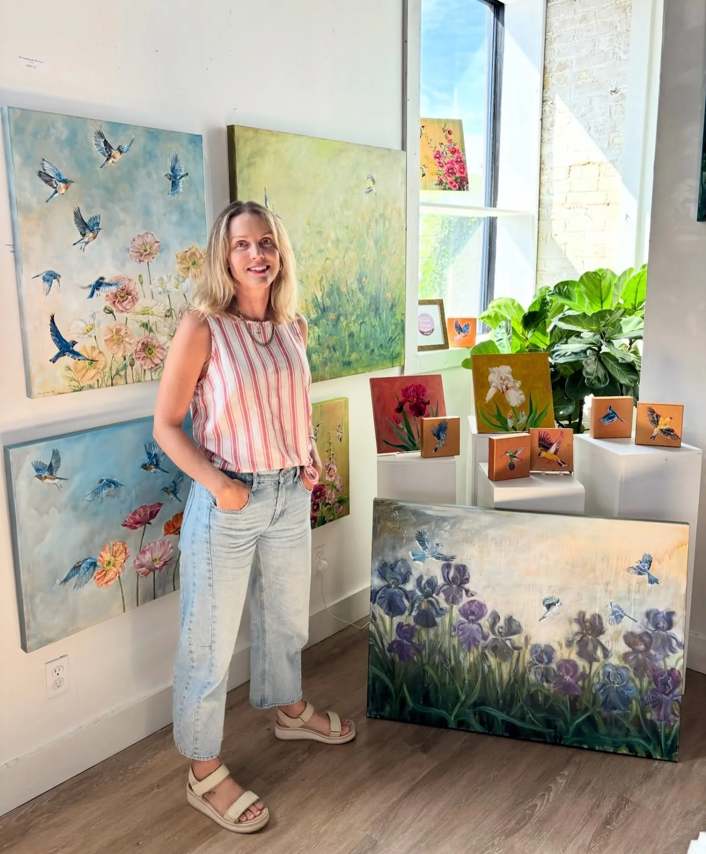 Everyone welcome our newest artist, Alana Clumeck! @alanaclumeck ✨ It was a joy to meet her yesterday in person and we are so pleased she has joined us!

Born in the coastal town of Margaret River, Western Australia, Alana grew up surrounded by creat