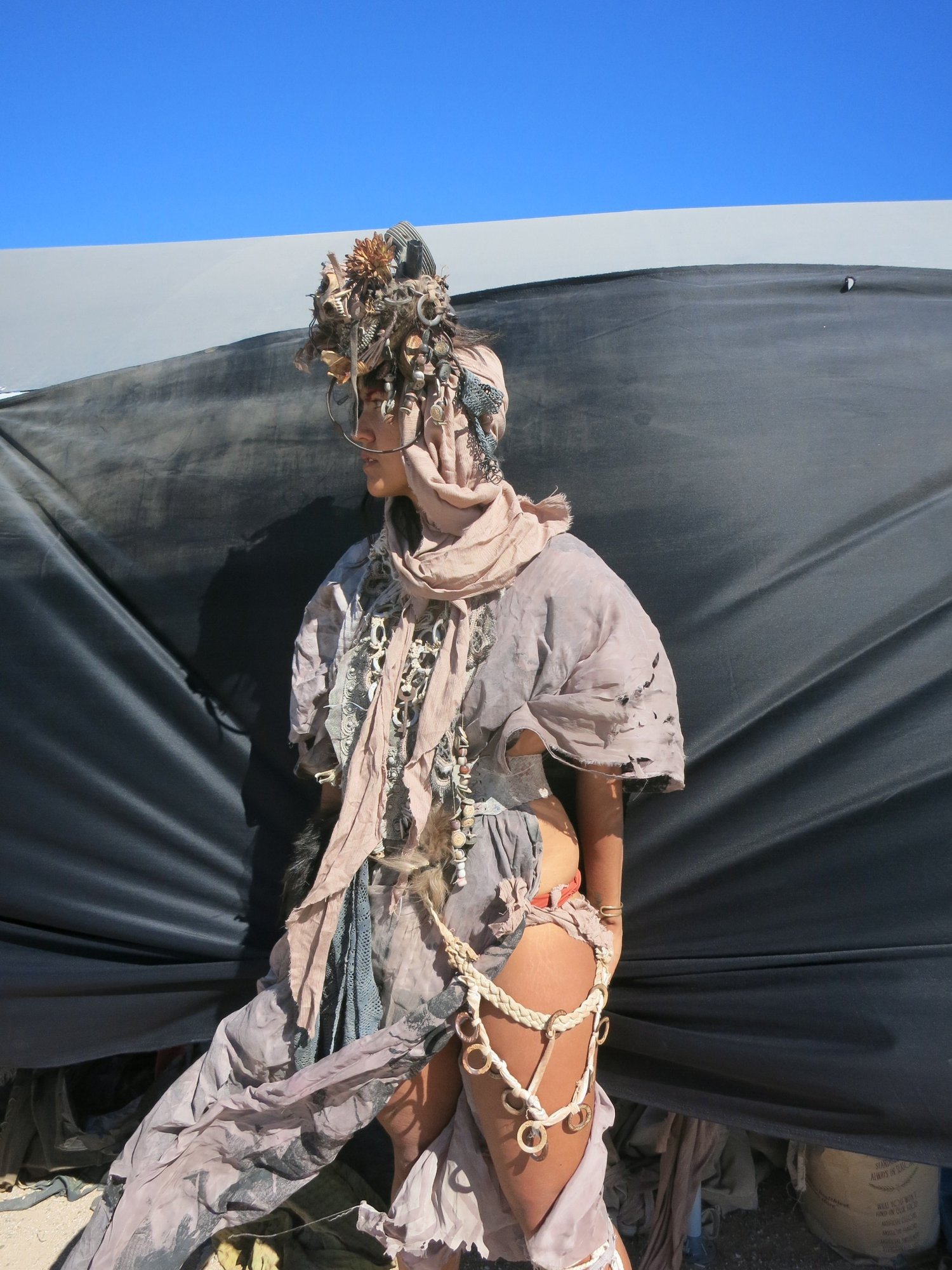 Between the Rib Cages by Monica Canilao / Headgear 2016