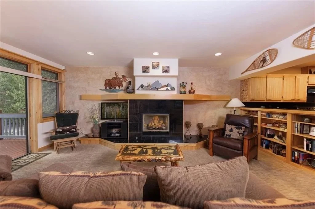 Living room with gas fireplace