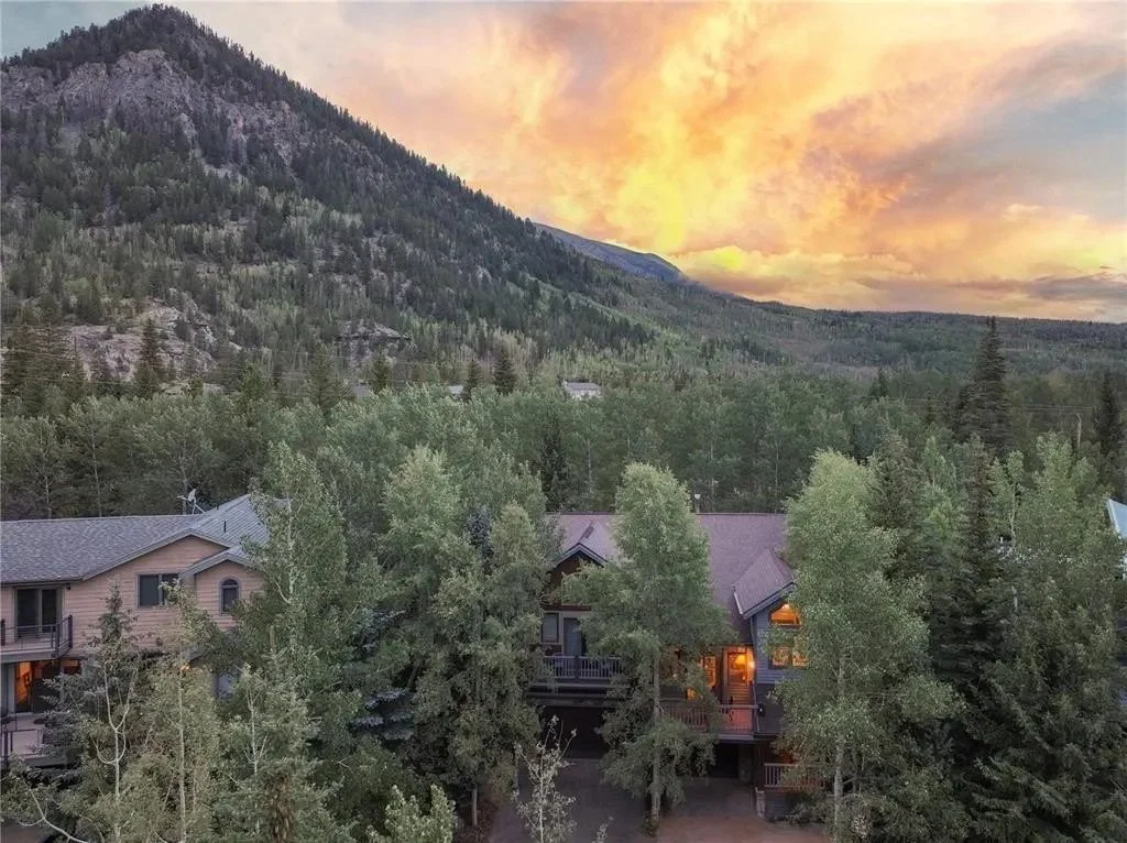 Mountain sunset over the neighborhood