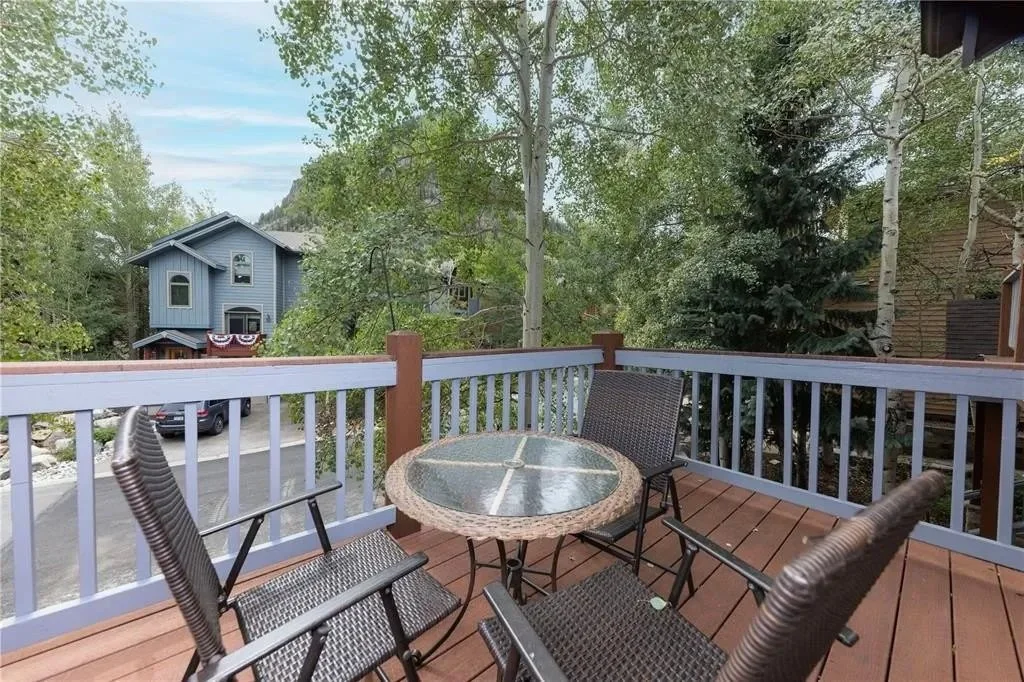 Front deck