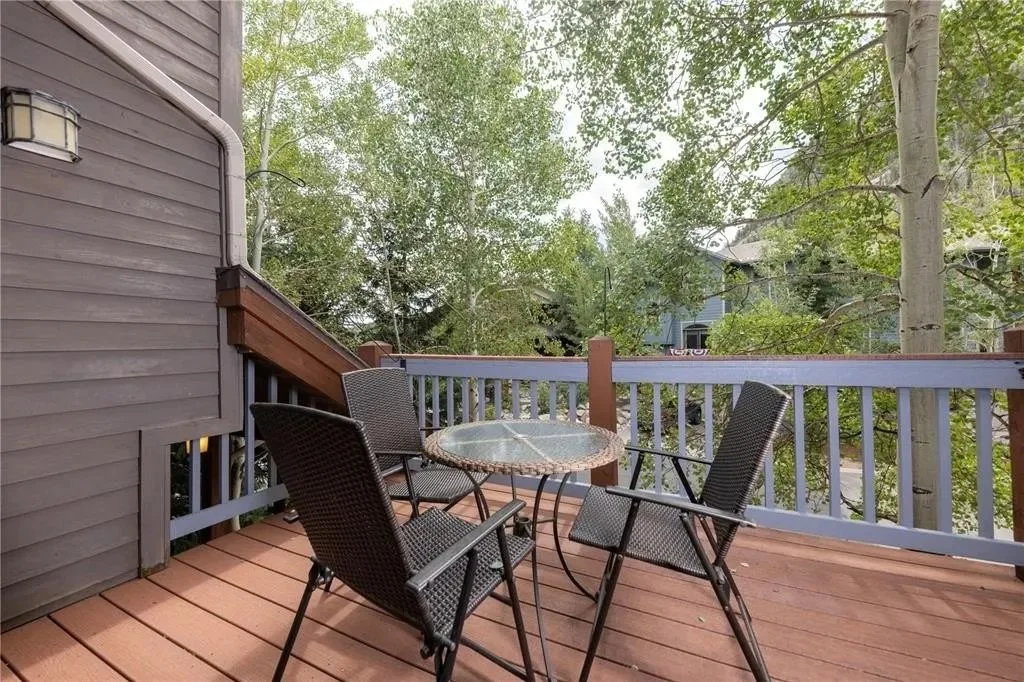 Deck seating