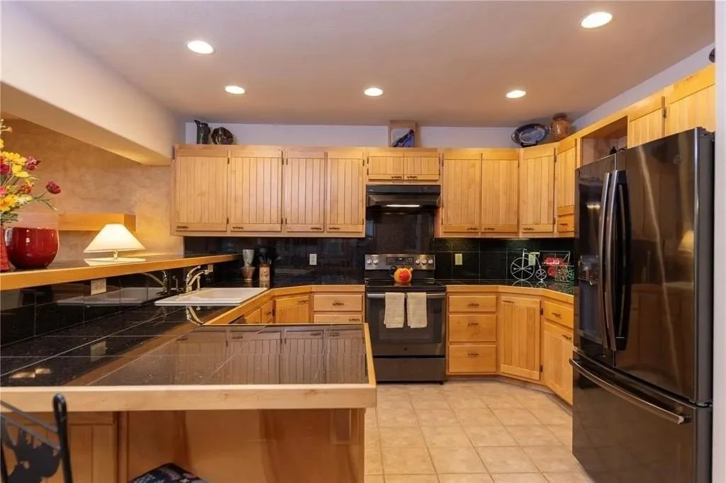 Kitchen with granite island