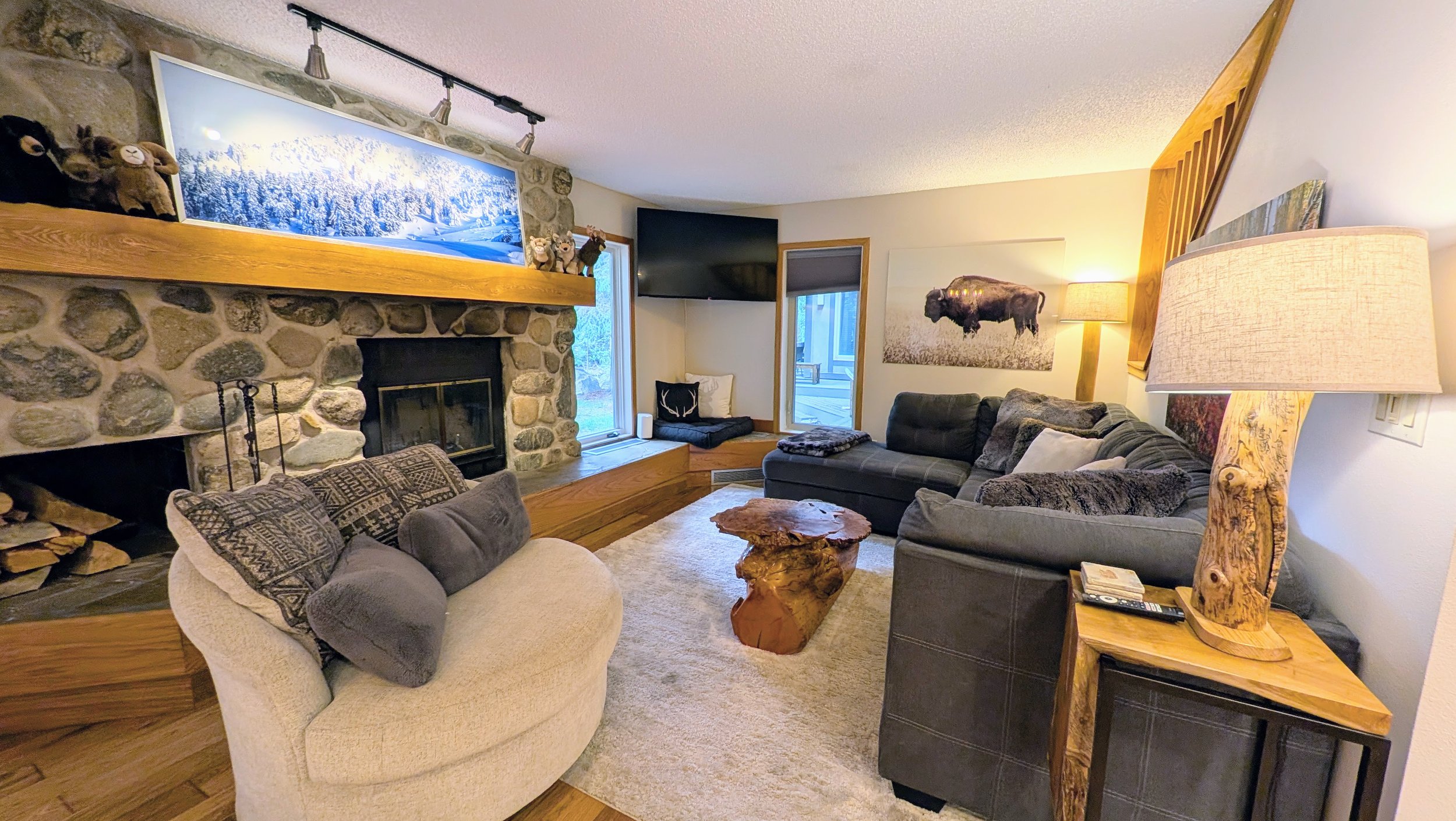 Cozy living area with views of Ten Mile Creek