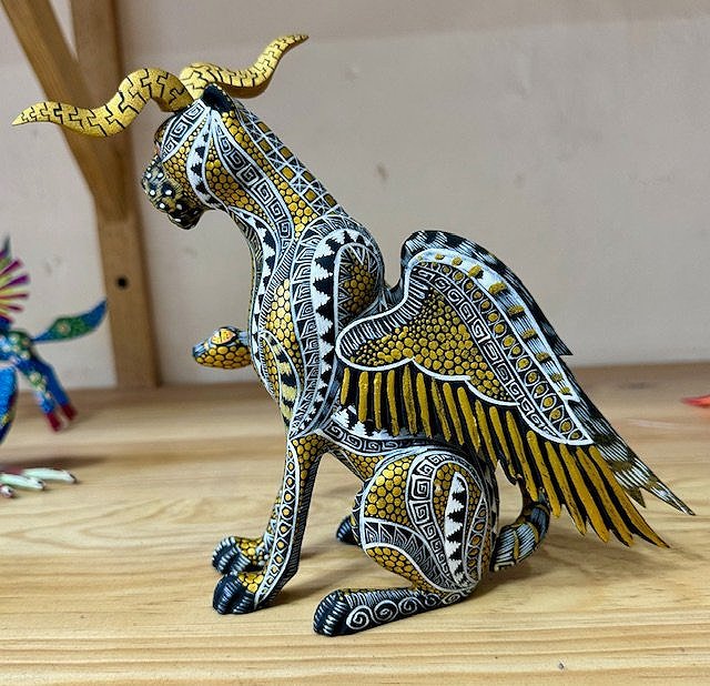 Gold+black+horned+jag+4+Alfredo+Ocotlan.jpg