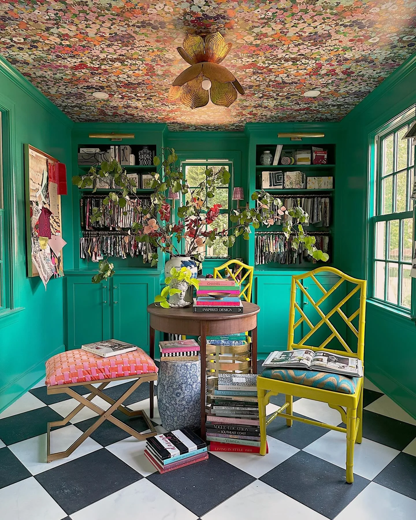 Want AMI to help you love your home? Email us or use the link in profile to reach out!
. 
.

#astonmoodyinteriors #southeastinteriordesigner #maximalistdecor #maximalistinteriors #maximalist