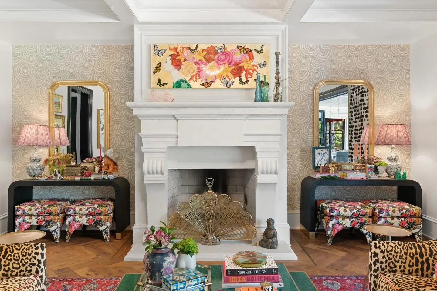 Want AMI to help you love your home? Email us or use the link in profile to reach out!
. 
.

#astonmoodyinteriors #southeastinteriordesigner #maximalistdecor #maximalistinteriors #maximalist